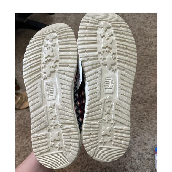 Hey dude Wally Holiday Cheers Shoes Mens Size 9 New with tag - Picture 8 of 8